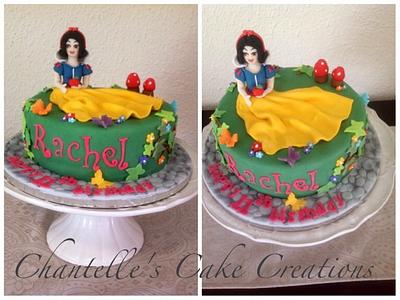 Snow White and her Disney Friends - Cake by Chantelle's Cake Creations