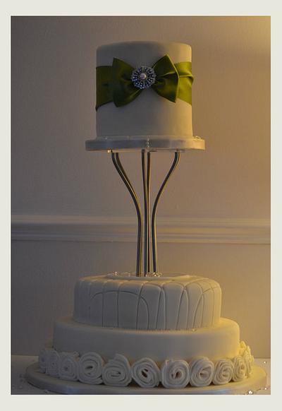 Trophy Separator Wedding Cake - Cake by Lisa Nobles