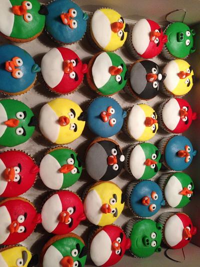 Angr Birds cupcakes - Cake by Alieke