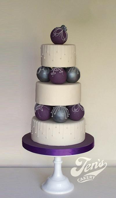 Bauble cake - Cake by Jen's Cakery
