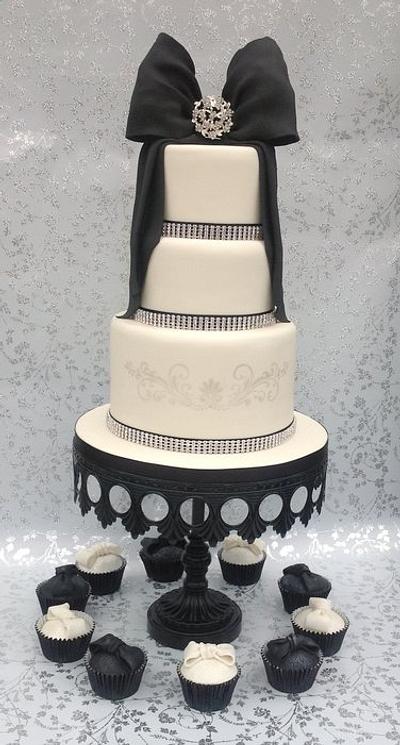 Black & White Wedding - Cake by The Crafty Kitchen - Sarah Garland