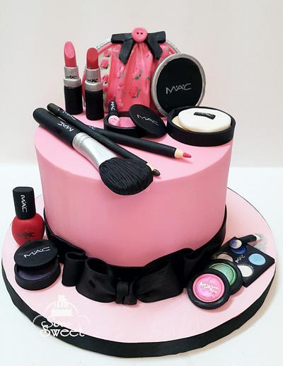 Makeup cake - Cake by Sara mostafa