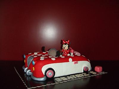 Minnie Mouse picnic car - Cake by AçúcarArte Cake Design
