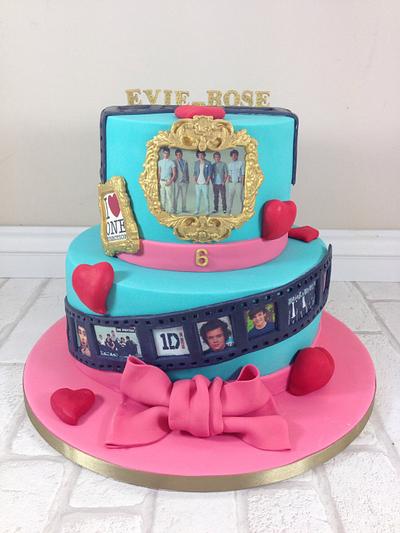 One direction film strip - Cake by Gaynor's Cake Creations