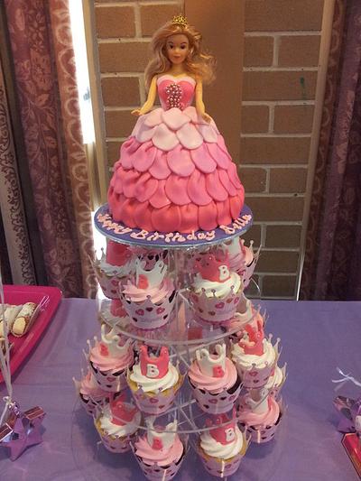 Princess Cake with Crown Cupcakes - Cake by DolceSofia