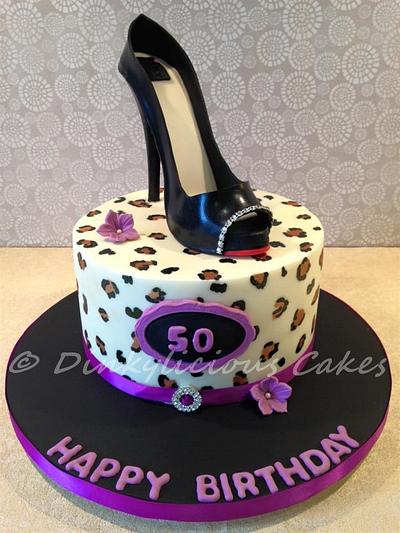 Black stiletto cake - Cake by Dinkylicious Cakes