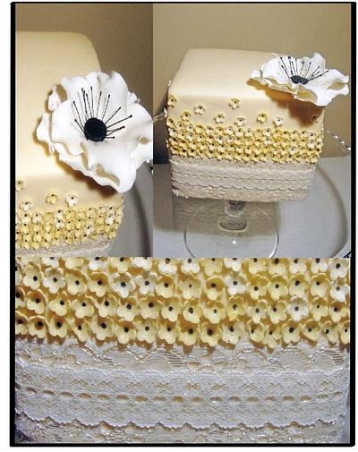 Ivory lace wedding cake - Cake by Emma