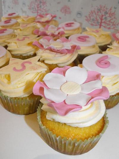 Cup Cakes for Sienna - Cake by Esther Scott