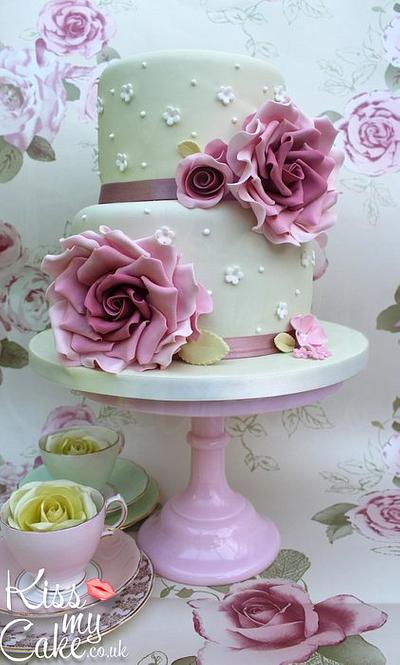 Romantic Vintage Rose - Cake by KissMyCake