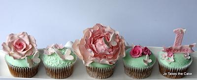 Flowers and butterflies cupcakes - Cake by Jo Finlayson (Jo Takes the Cake)