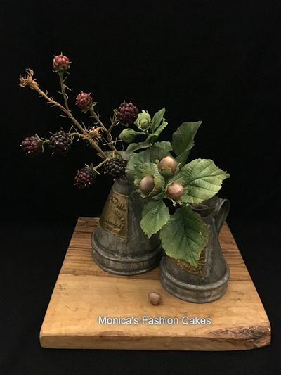 blackberries and hazelnuts - Cake by Monica's Fashion Cakes 