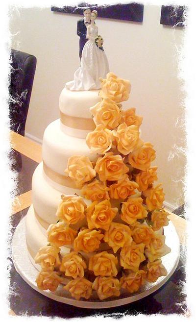 my first wedding cake - Cake by thecupcakesalon