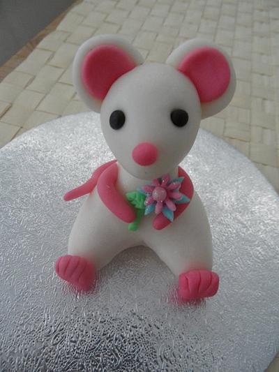 Mouse - Cake by Beata Khoo
