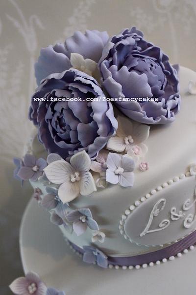 Wedding flower cake - Cake by Zoe's Fancy Cakes