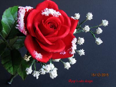 Snow red rose and  geophila in gum paste - Cake by rosycakedesigner