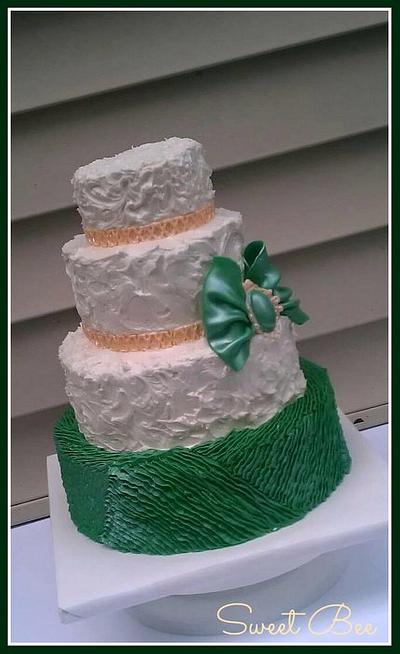 Green and White Wedding - Cake by Tiffany Palmer