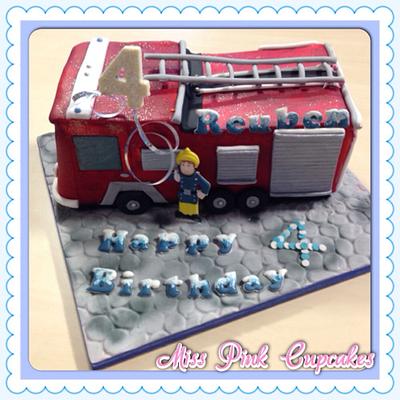 Fire engine - Cake by Rachel Bosley 