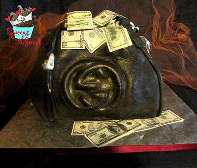 Gucci Bag of Money - Cake by Duzant