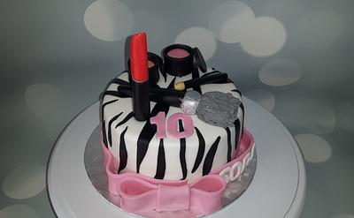 Make-up Cake. - Cake by Pluympjescake