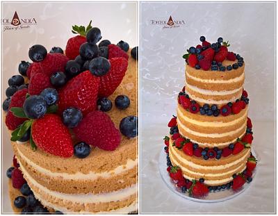 Naked cake & Fresh fruits - Cake by Tortolandia