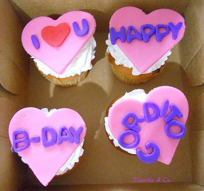 B-day cupcakes!! - Cake by Karen de Perez