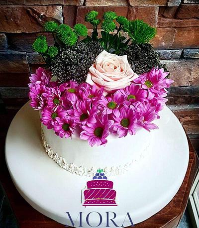 Flowers Cake - Cake by Mora Cakes&More