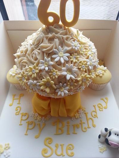 Lemon flavour/colour Giant Cupcake  - Cake by Mrsmurraycakes