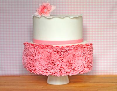Ruffle pink cake - Cake by Marlena - CakeByM