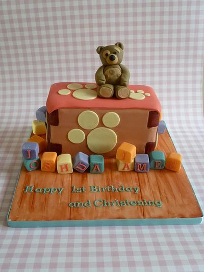 Little Charley Bear - Cake by suzannahscakes