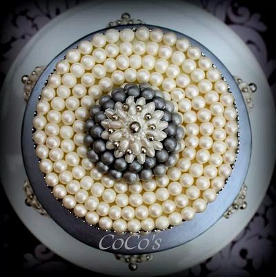 Pearl wedding cake  - Cake by Lynette Brandl