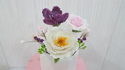 Flowers made without cutters and veiners - Cake by Mark