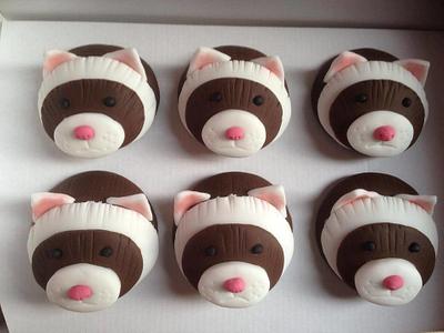 Ferret cupcakes - Cake by For the love of cake (Laylah Moore)