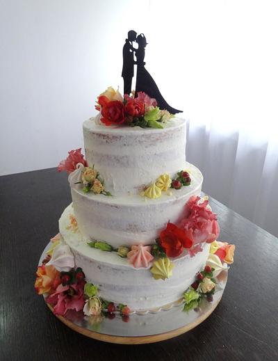 Wedding cake with flowers - Cake by FeMADeSIGN