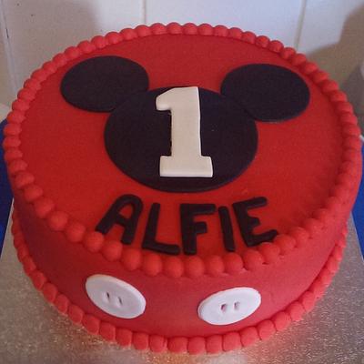 Mickey Mouse - Cake by Tracycakescreations