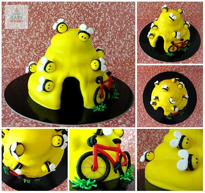 Honey Bee Cake - Cake by CakeCakeCake