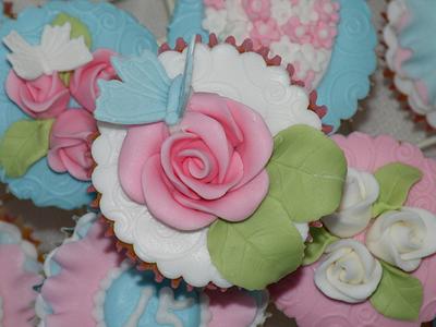 Roses and butterflies cupcakes - Cake by CakeHeaven by Marlene