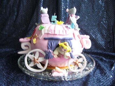 Cinderella - Cake by Bev Jones