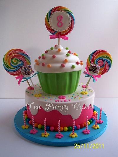 Niki's Candy Cake - Cake by Tea Party Cakes