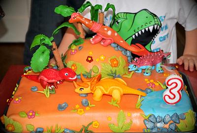 DinoWorld - Cake by Crisan Monica/Mimi Cake Figurines