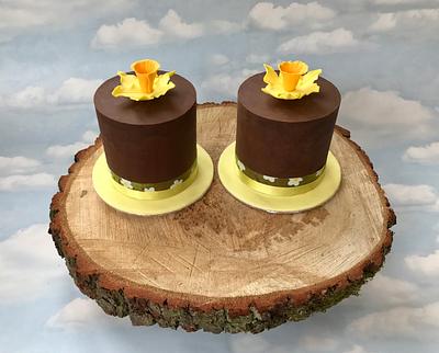 Daffodils - Cake by Canoodle Cake Company