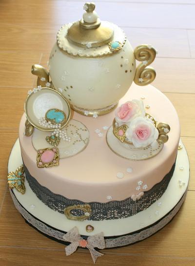 Glamour Tea Cake - Cake by Pims Cake Design