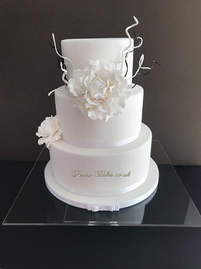 Our white wedding cake - Cake by Popsue