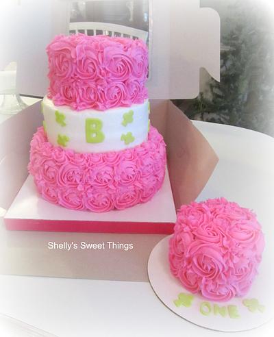 Hot pink rosettes - Cake by Shelly's Sweet Things
