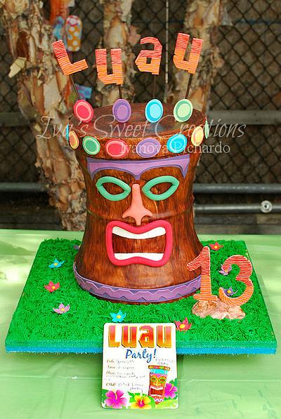 Luau - Cake by Ivanova Pichardo