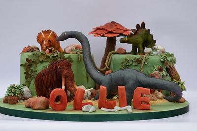 Dinosaur Cake - Cake by Louise at Cake Oddity