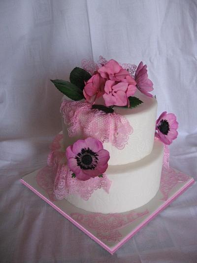 Delicate pink flowers - Cake by Samoa Ceccantini
