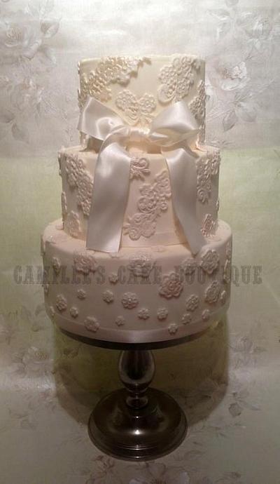 champagne lace - Cake by camillescakeboutique