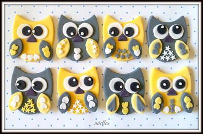 Owl Cupcake Toppers ... Whoo are coming! - Cake by miettes