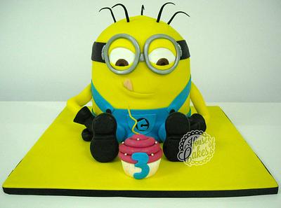 Minion Cake - Cake by Carla Martins