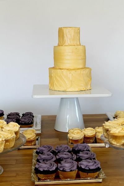 Gold Wedding Cake - Cake by minicakelove